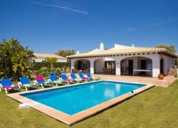  Villa Ybarra: 4-Bedroom with Sea Views in Binibeca, Menorca