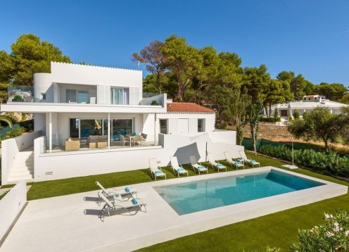 Villa Tomasini - Tranquil 4-Bed Retreat in Santo Tomas, Menorca