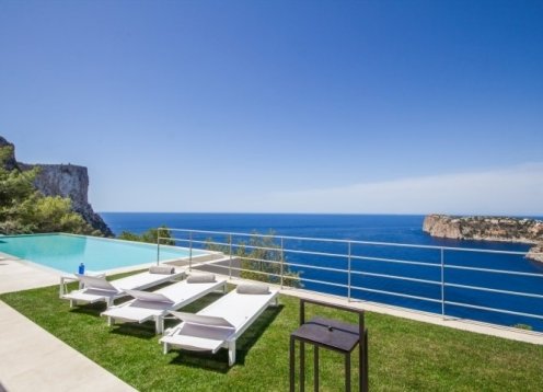 Villa Dukine: Majestic 7-Bed Luxury Retreat in Port Andratx, Mallorca