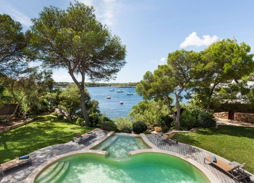 Villa Pedretes, Cala D'Or - Luxury with Infinity Pool & Beach Access