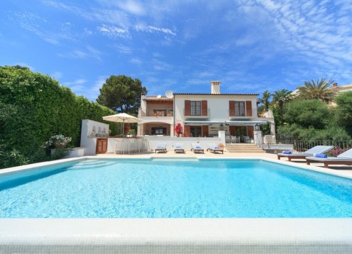 Villa Garabina in Port Alcudia: Stylish Luxury Retreat with Sea Views