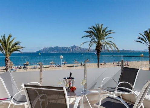 Villa Fausta: Seafront Bliss in Port Pollensa, Mallorca