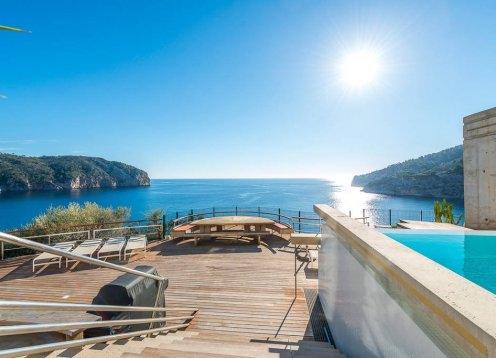 Villa Stacy in Camp de Mar, Port Andratx - Infinity Pool & Sea Views