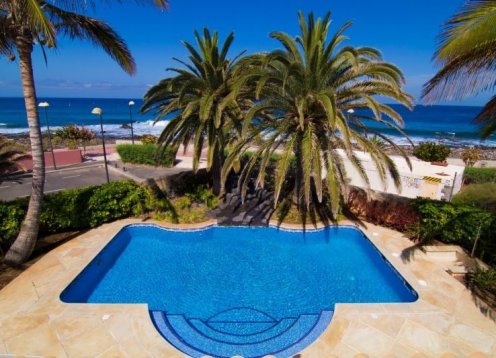 Villa Guilherme - Luxury Frontline Villa with Ocean Views in Palm Mar