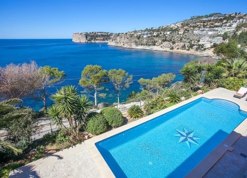 Villa Emeterio - Stunning 5-Bedroom Seafront Villa in Port Andratx