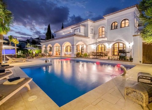 Villa Allan, Elviria – Luxury Villa with Private Pool & Jacuzzi