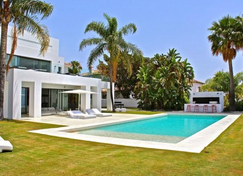 Villa Chrisanna – Luxury 6-Bedroom Retreat in Marbella, Costa del Sol