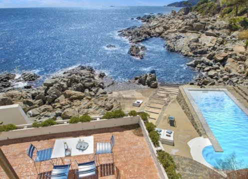 Villa Aquatica in Llafranc – Seafront Escape with Private Pool