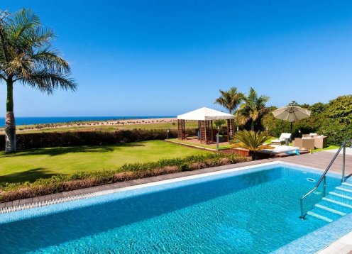 Villa Amanda - Elegant Retreat in Maspalomas with Private Pool