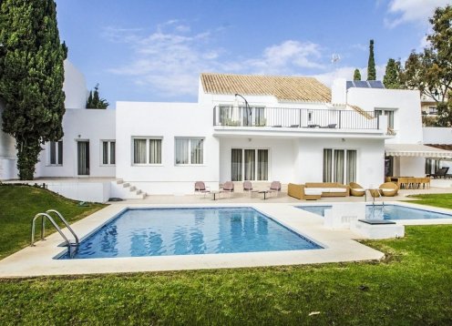 Villa Marina, Puerto Banus – Exclusive Villa with 2 Pools & Privacy