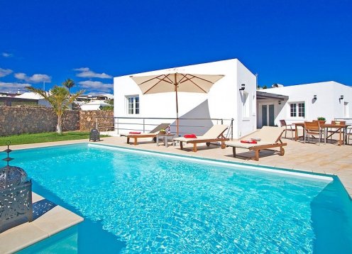 Villa Brito - Charming Retreat with Private Pool in Puerto del Carmen