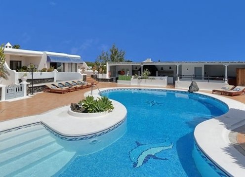 Villa Agripe, Puerto del Carmen - Luxury Villa with Heated Pool