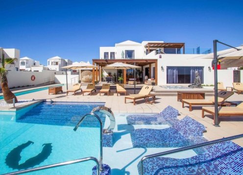 Villa Buddha, Playa Blanca – Luxury Villa with Private Gym & Pool