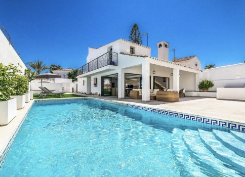 Villa Garita, Puerto Banus, Marbella – Elegant Beachside Luxury