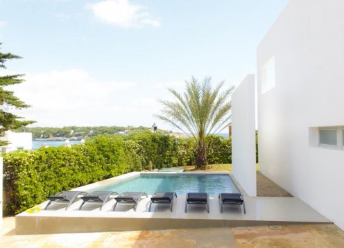 Villa Forlan: Modern Seaside Villa with Pool in Cala d’Or, Mallorca