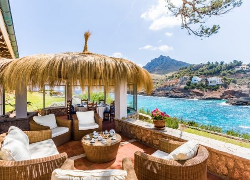 Villa Azul, Cala San Vicente – Beachfront Luxury with Cook Service