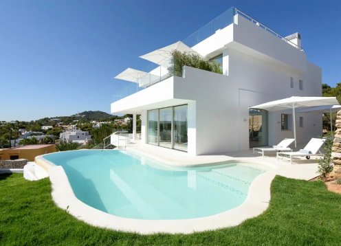 Villa Galindo, Puig Manya: Luxurious Retreat with Sea Views