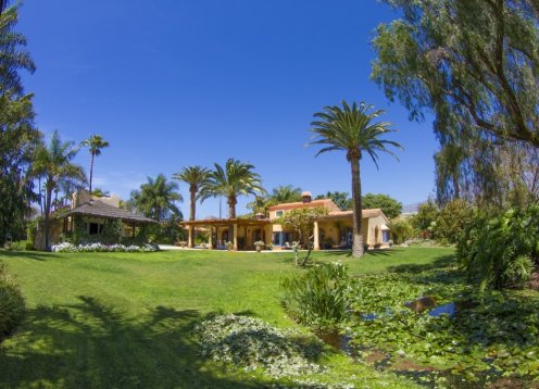 Villa Martins - Luxurious 7-Bedroom Oasis in Tenerife