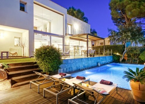 Villa Hedera, Tamariu – Private Family Retreat with Stunning Views