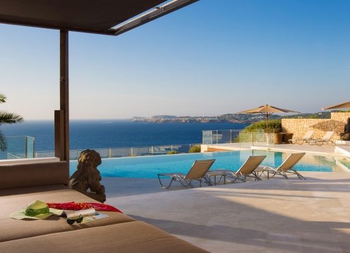 Villa Fortunata: Luxury Seafront Villa with Panoramic Views in Ibiza